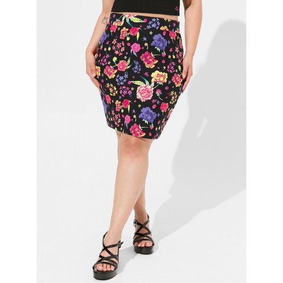 NWT Torrid 5X Betsey Johnson Foxy Knit Cropped Tank & Mini Foxy Skirt Set of 2 - Picture 6 of 13